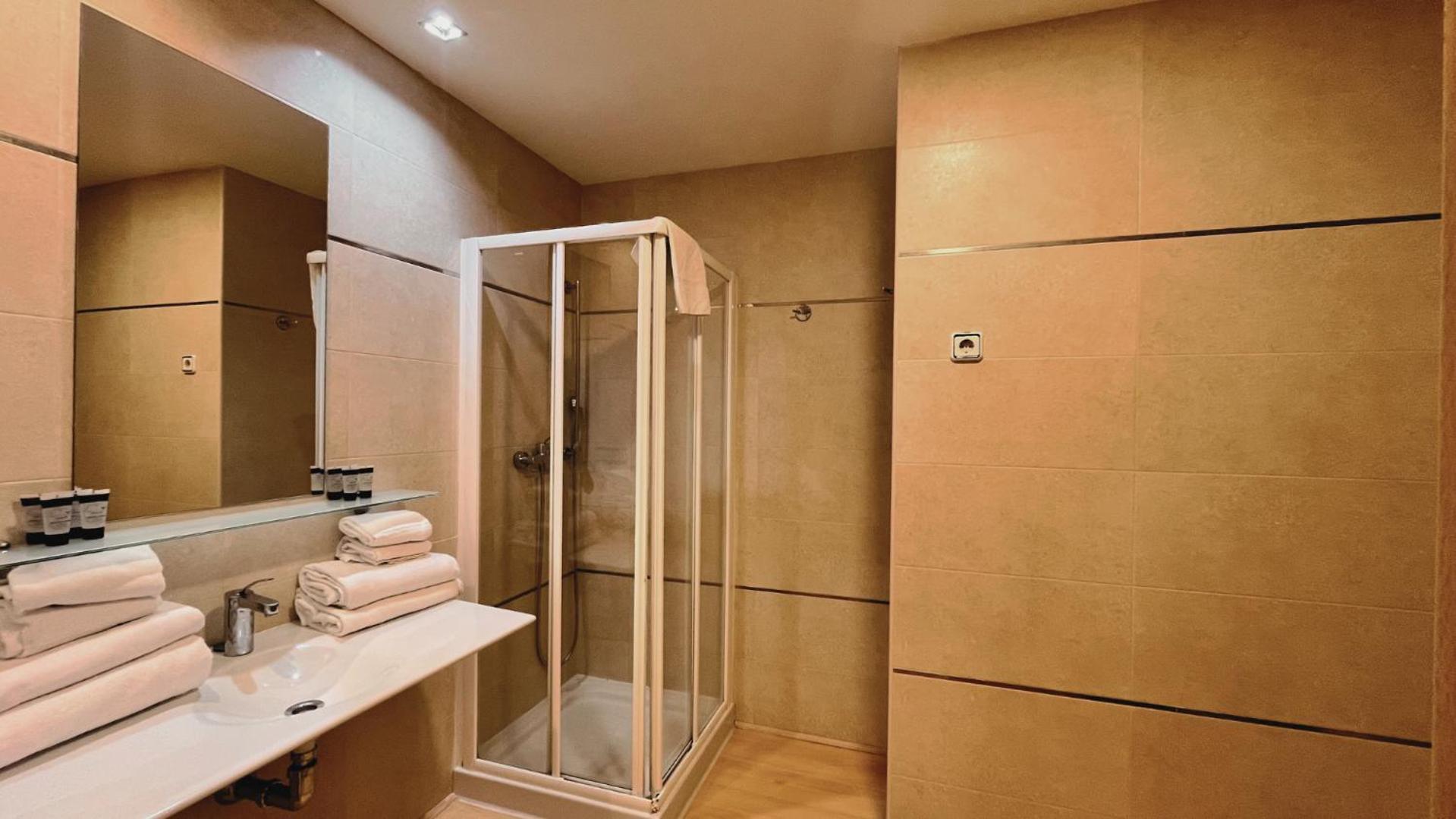 Hotel-Apartamentos Tartesos Las Rozas de Madrid Eksteriør bilde